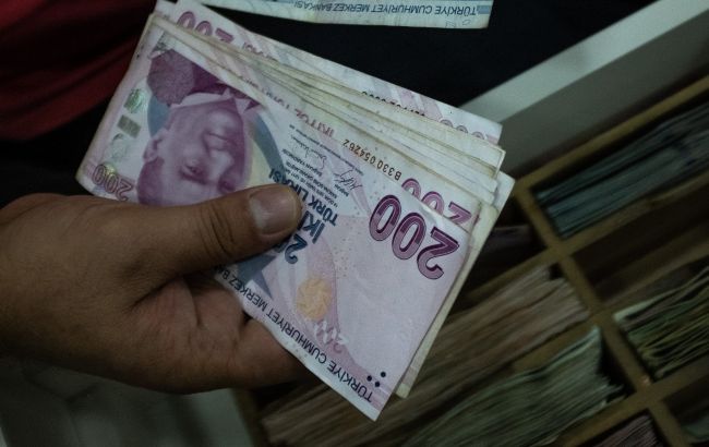 Турецкая лира обновила исторический минимум после изменения финансовой политики Эрдогана