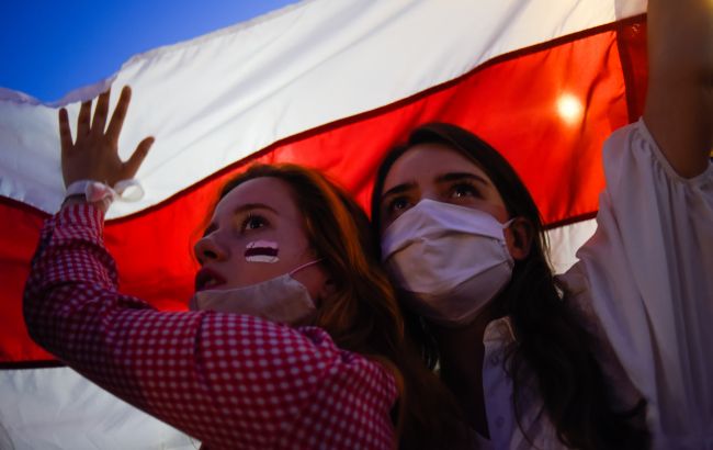 В Беларуси отменили обязательный масочный режим после критики Лукашенко