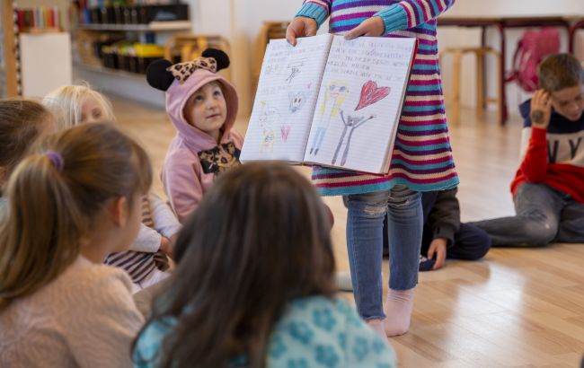 День воспитателя 2021 в Украине: когда отмечаем и какие есть традиции