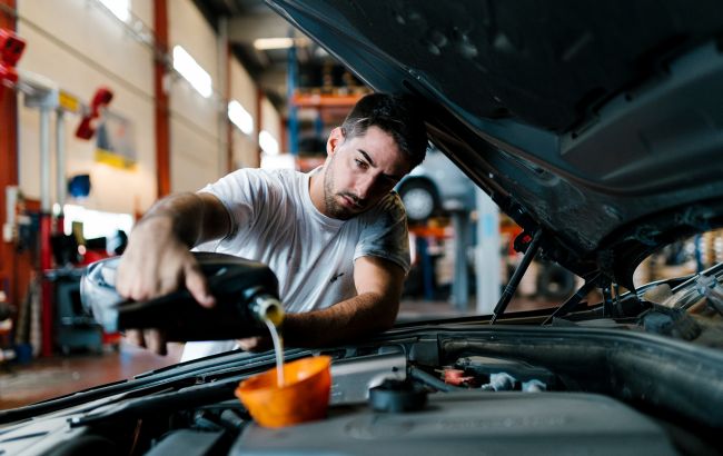 Як часто замінювати оливу в авто: чи завжди правий автовиробник