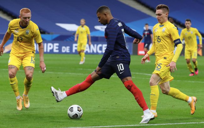 Матч отбора на ЧМ-2022 между Францией и Украиной пройдет без зрителей