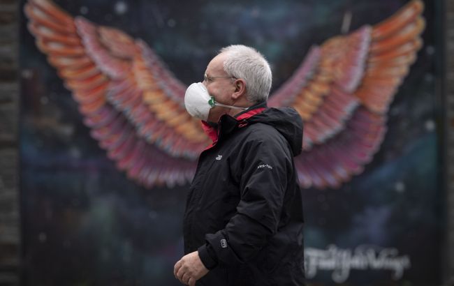 Що впливає на швидкість поширення вірусу та кому загрожує "Омікрон"