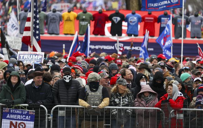В Вашингтоне из-за протеста сторонников Трампа ввели комендантский час