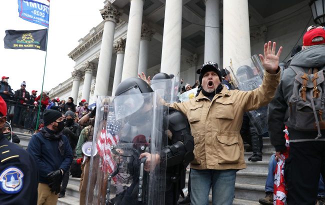 Участники штурма Капитолия баллотируются на должности в США, - Politico