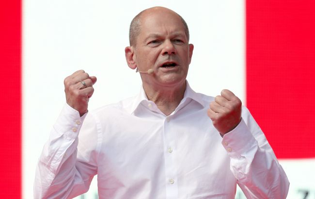 Шольц призвал к постоянным поставкам оружия Украине