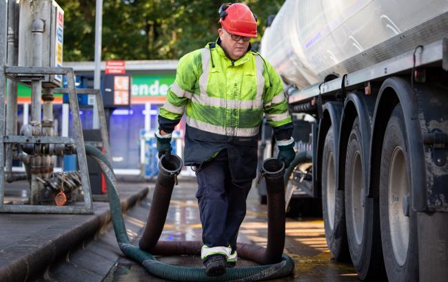 Бензин подорожчав на гривню після стрибка світових цін на нафту