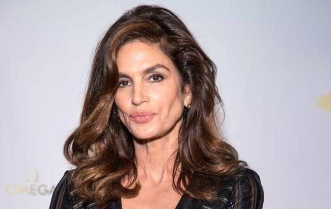 Сінді Кроуфорд у 59 років щодня їсть цей фрукт: він допомагає їй виглядати молодо