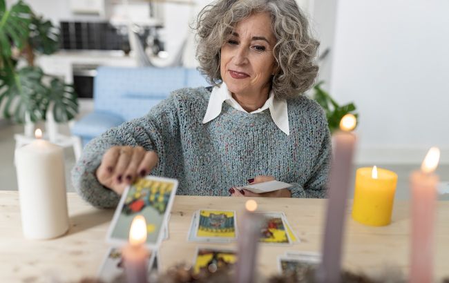 Таро-гороскоп на 6 серпня: на Водоліїв чекає поганий день, а на Стрільців - гучний успіх