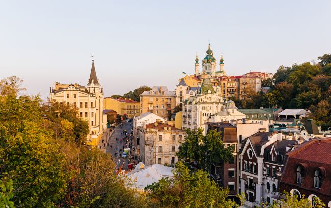 В Киеве во время "реставрации" уничтожили интерьеры памятника XIX века на Андреевском спуске