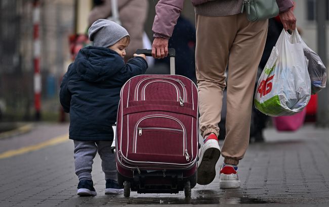 Перетин кордону з дитиною у 2024 році: що змінилось та які документи потрібні