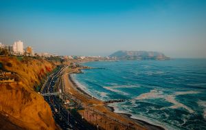 Де можна погрітися в березні після зими: країна стародавніх інків, де океан як молоко, а обід коштує 5 євро