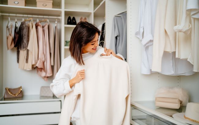 Одягати, вдягати чи надівати: коли українською у цих словах ми робимо помилки