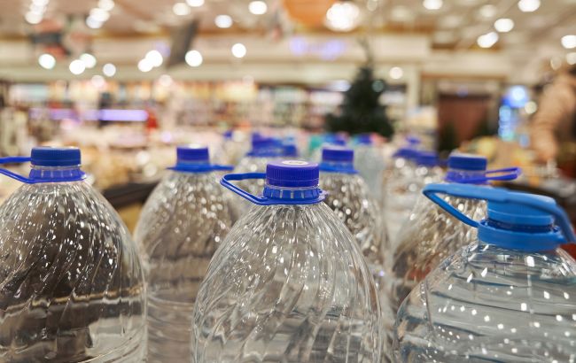 Чому називати 5-літрову пляшку "баклажкою" - це помилка, яку ми робимо щодня