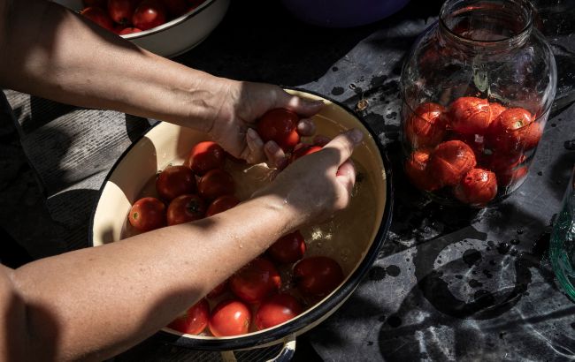 Помідори по-корейські на зиму: новий рецепт, який приємно здивує