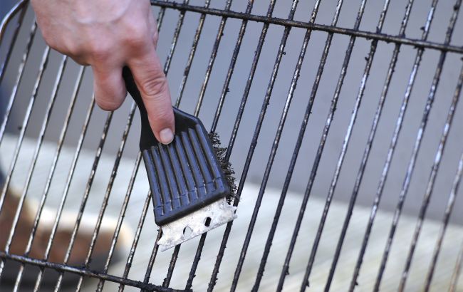 7 способів використання старої щітки для гриля в побуті