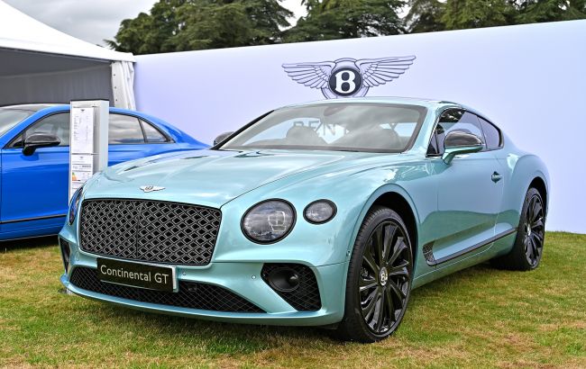 Росія в обхід санкцій закуповує британські елітні автомобілі. Sky News розкрило схему