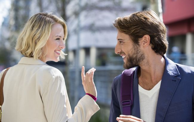 Рассыпали сахар или ударились локтем: 10 народных примет, которые обещают быструю любовь