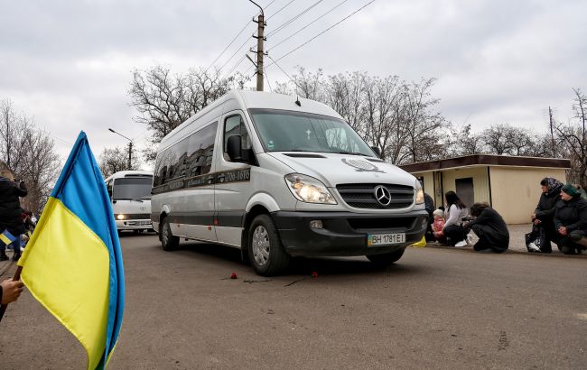 Не зупинились перед кортежем "На щиті": на Рівненщині покарали водіїв