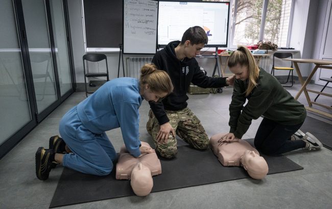 Такмед замість стройової. У Раді хочуть оновити шкільний предмет "Захист України"