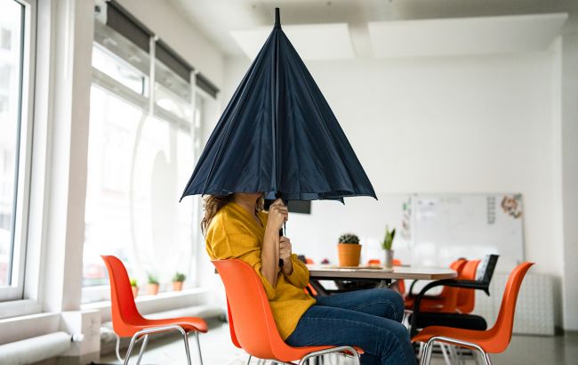 Відчуваєте стрес та тривожність у понеділок? Вчені з'ясували, як це реально шкодить здоров'ю (навіть на пенсії)