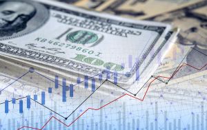 Долар та євро завтра будуть ще дорожчими: курс на 19 лютого та як обміняти пошкоджені купюри