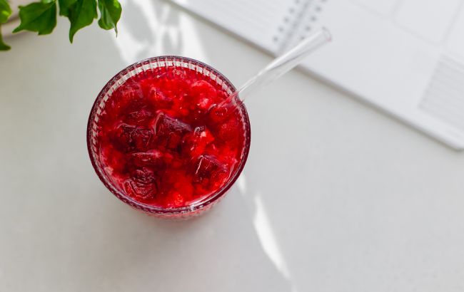 Остановите поиски: один дешевый напиток, который заменит женщинам 40+ дорогие "эликсиры"