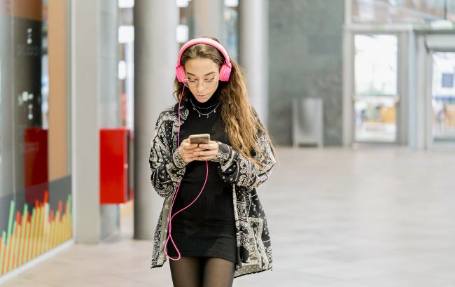 Менше новин про війну, більше - музики та YouTube: як змінились контент-звички українців