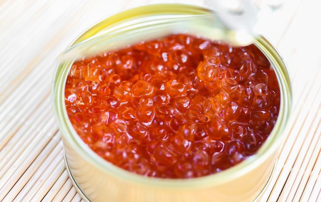 Скільки насправді можна зберігати відкриту банку ікри: помилка, яку роблять майже всі