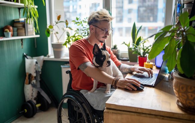 Працевлаштування людей з інвалідністю. Як змінилися правила в Україні і що треба знати