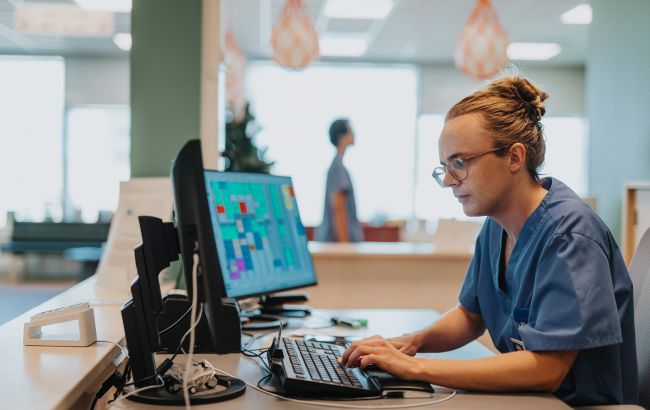 Роботи в коридорах і зарплата від 5 тисяч євро: що найбільше вражає в лікарнях Швеції