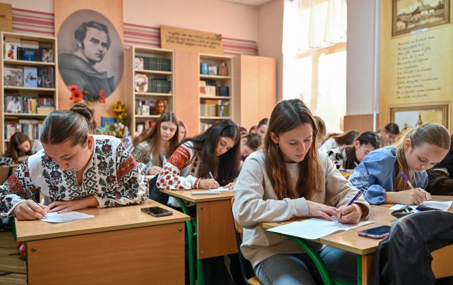 Місць обмаль, охочих - море: скільки треба балів, щоб вступити на бюджет до львівських ВНЗ