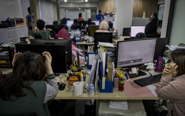 Обіцяли золоті гори, а забирали останнє: в Україні накрили гігантську мережу шахраїв