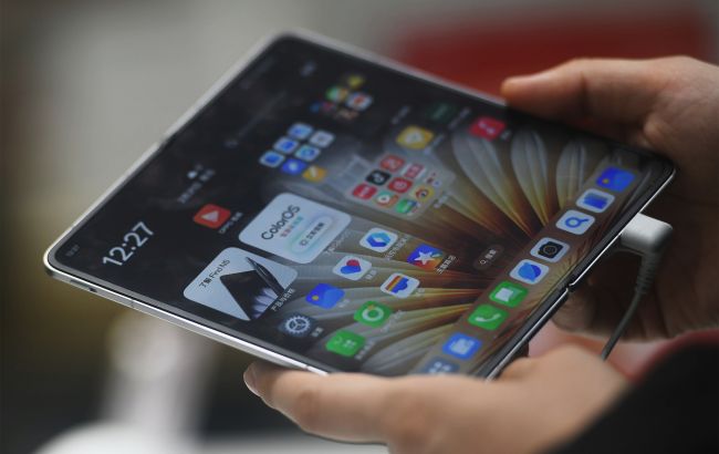 Oppo представила супертонкий складаний смартфон у світі: чим здивує новинка