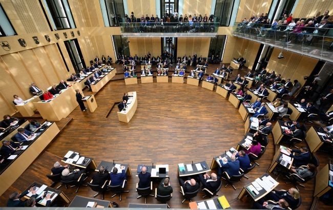 У Німеччині схвалили масштабний пакет витрат на оборону, що розблокує допомогу Україні