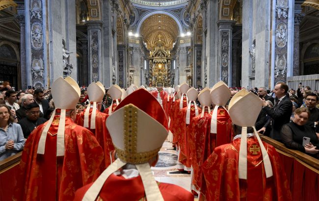 Гра престолів. Скільки триває конклав та як обирають нового Папу Римського