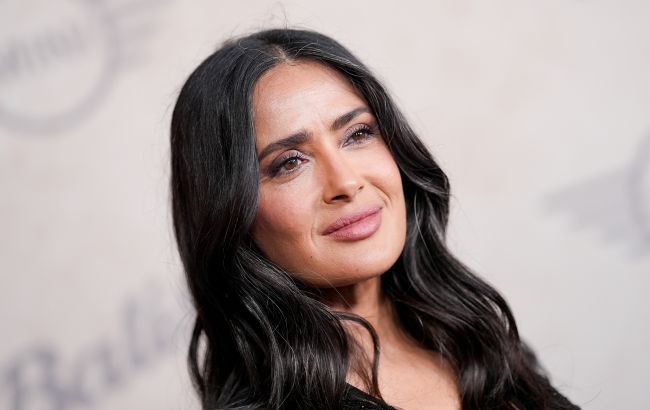 Выглядит на 30 в 58 лет: Сальма Хайек раскрыла секреты своей молодости