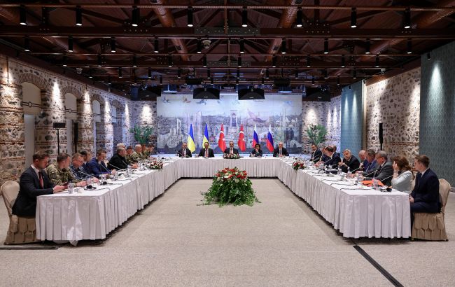 Україна та Росія розпочали переговори в Стамбулі