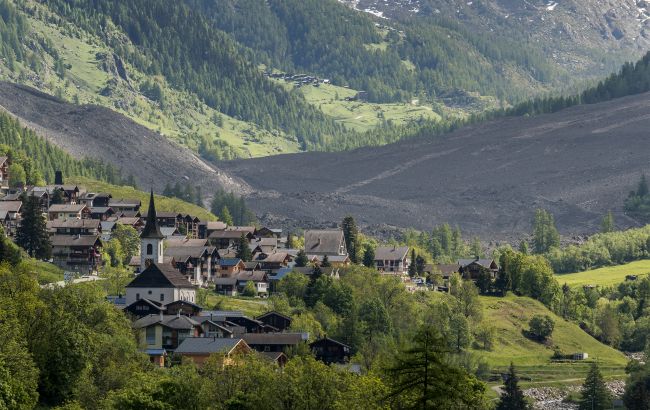 Село стерто з карти: у Швейцарії льодовик на 90% зруйнував Блаттен, одна людина зникла