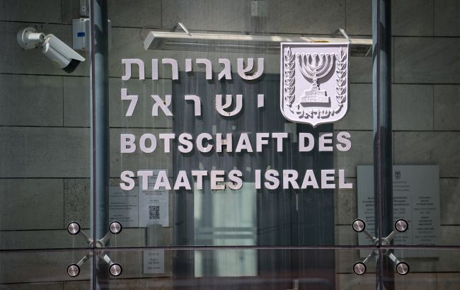 Израиль закрывает посольства по всему миру после удара по Ирану