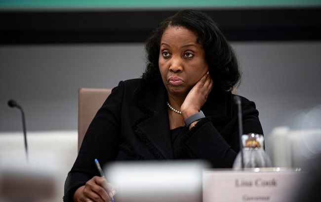 Долар подешевшав після безпрецедентного рішення Трампа