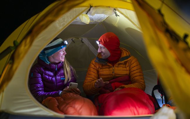 Не кутайтеся! 8 нестандартних порад від альпіністів, як не замерзнути вдома