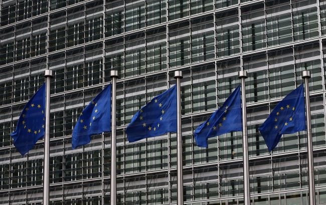 ЄС поспішає домовитися про "стелю" цін на російську нафту після загроз Путіна, - Bloomberg