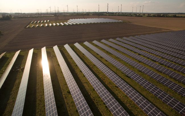 Сонячна енергія обвалила ціни на газ у Європі до мінімуму за два роки, - Bloomberg