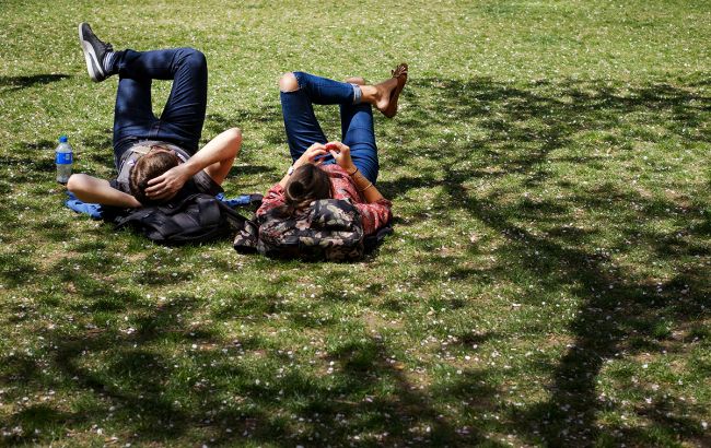 Синоптик предупредила о жарких выходных в Украине