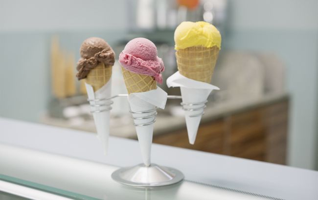 Чи можна їсти морозиво з білим інеєм на поверхні: відповідь варто знати усім