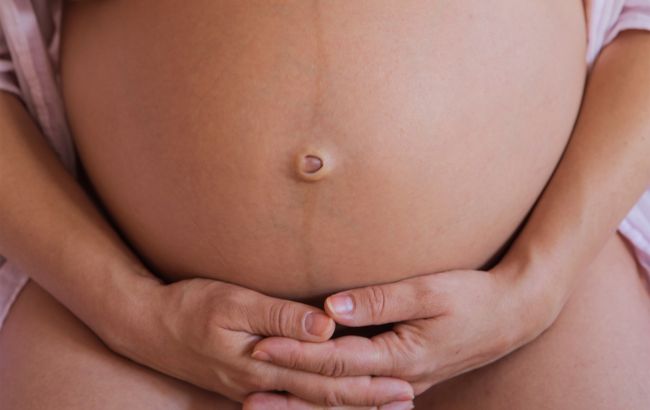 Ця смужка на животі лякає багатьох, але її поява має просте пояснення