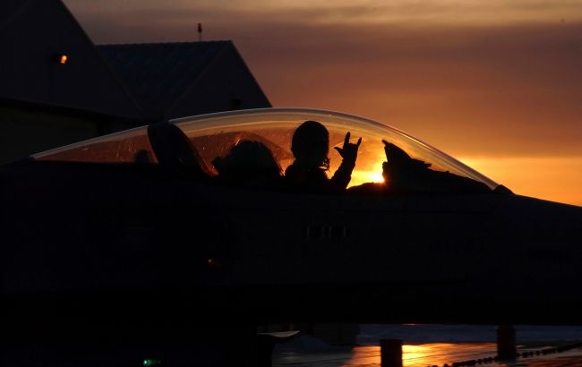 "Доводиться платити найвищу ціну": у Польщі пояснили можливі причини катастрофи F-16