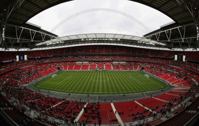 УЕФА разрешил болельщикам команд-гостей посещать матчи