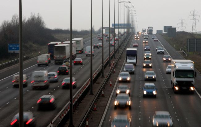 Дитина на передньому кріслі авто: коли можна і чому