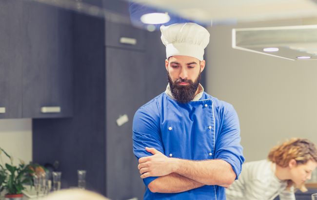 Чому шеф-кухар носить великий білий ковпак? Справа не тільки в гігієні